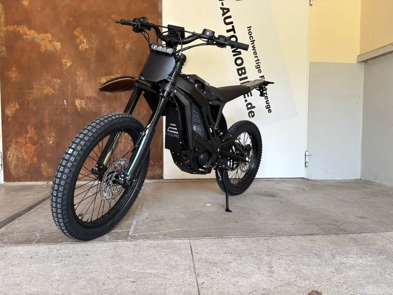 E Ride Pro SR Hauptbild schräg von vorne