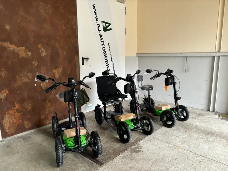 Scuddy Premium Quad Krankenfahrstuhl Gesamtansicht