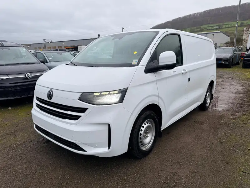 Volkswagen T7 Transporter E Elektro BEV 160 kW RWD KR – Frontansicht