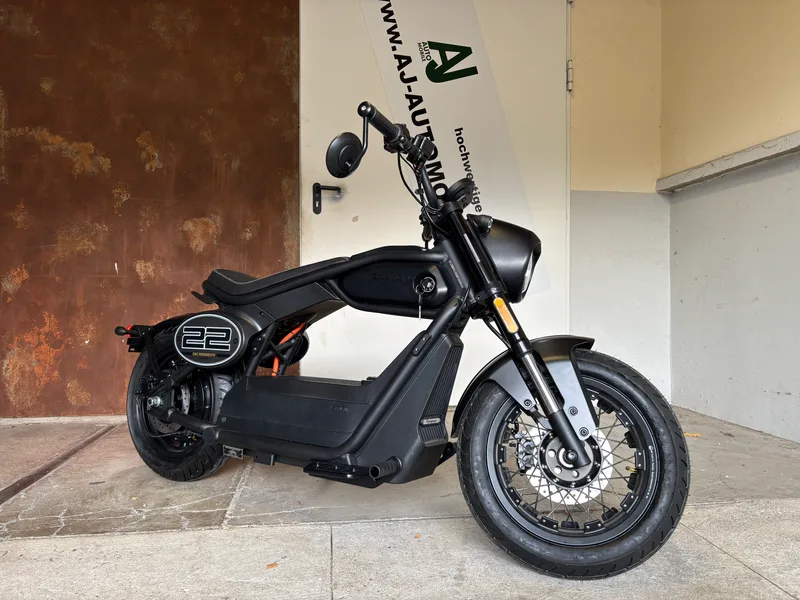 Coopop Bobber E-Moped schräg von hinten