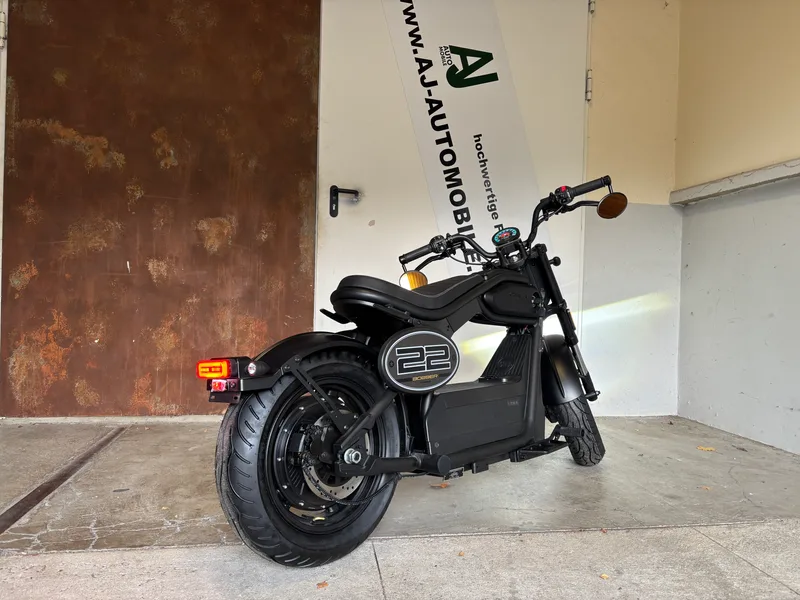 Coopop Bobber E-Moped Scheinwerfer Detailansicht