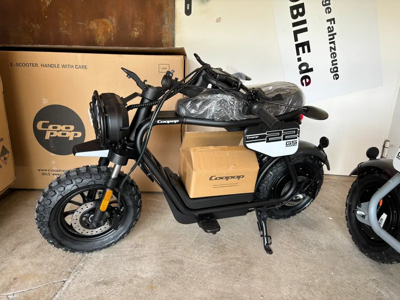 Coopop Rugged GS E-Moped Detailansicht Gepäckträger