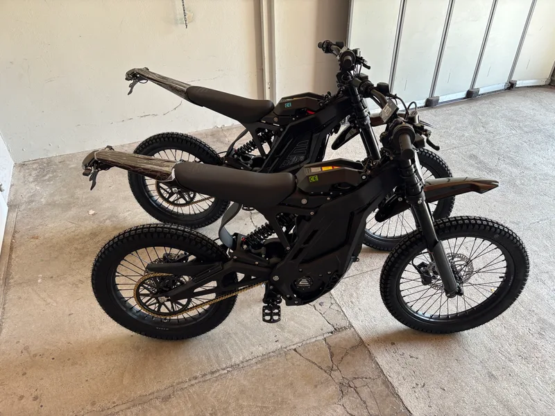 E Ride Pro SS 3.0 Gesamtansicht auf Ständer