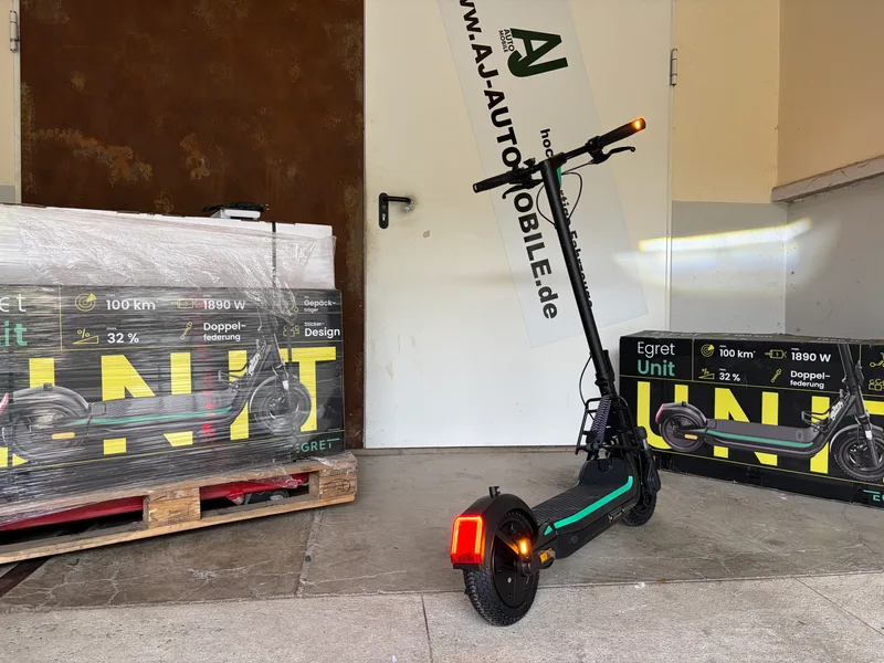 Egret Unit E-Scooter Verpackung mit Zubehör
