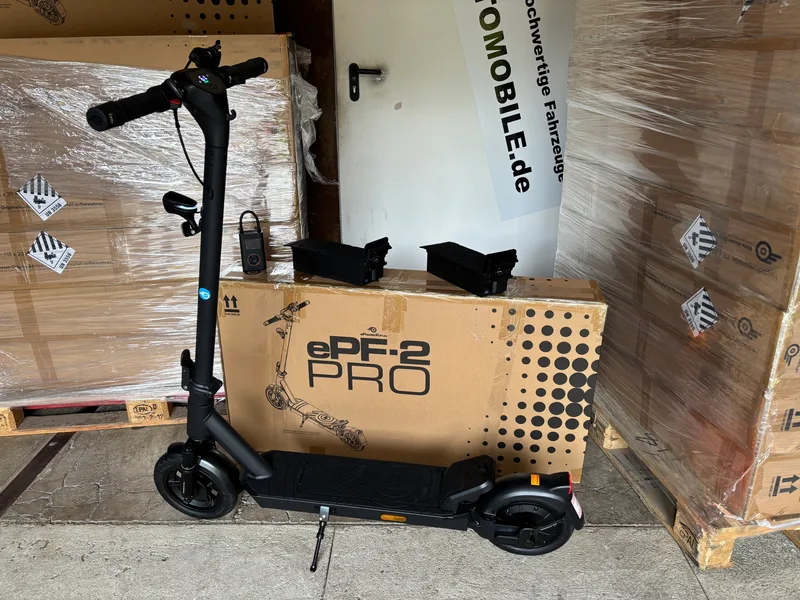 ePF-2 Pro Wechselakku am E-Scooter montiert