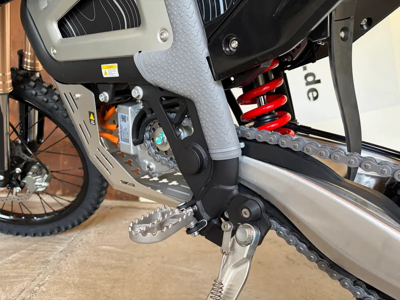 KAYO Alkaid eC2 MX L3e schräg von hinten