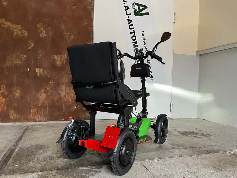 Scuddy Premium Quad Krankenfahrstuhl Bedienelemente Detailansicht