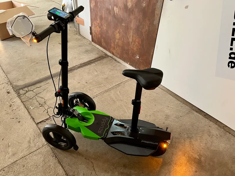 Scuddy Premium V2 schräg hinten