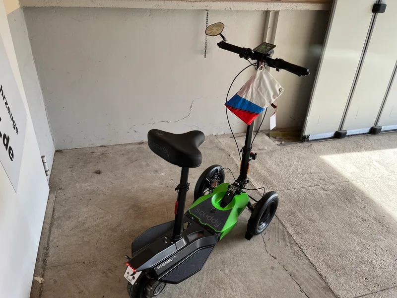 Scuddy Premium V2 schräg hinten
