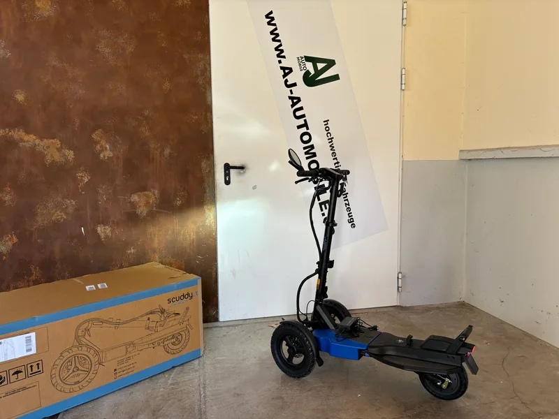 Scuddy Slim V4 eKFV schräg von vorne, weitere Ansicht