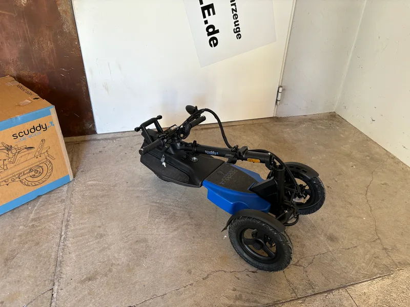 Scuddy Slim V4 eKFV gefaltet, weitere Ansicht