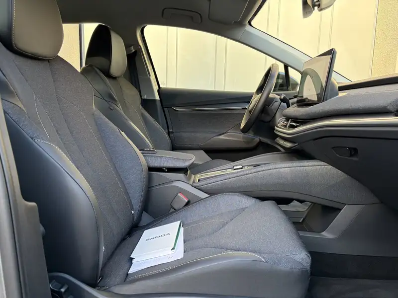 Skoda Elroq 50 Tour Loft in Graphite-Grau – Foto 13 von 26