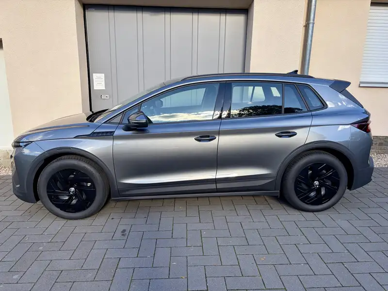 Skoda Elroq 50 Tour Loft in Graphite-Grau – Foto 6 von 26