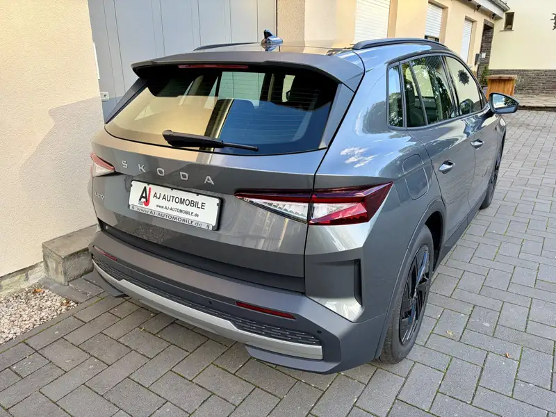 Skoda Elroq 50 Tour Loft in Graphite-Grau – Foto 4 von 26