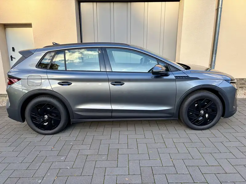 Skoda Elroq 50 Tour Loft in Graphite-Grau – Foto 3 von 26