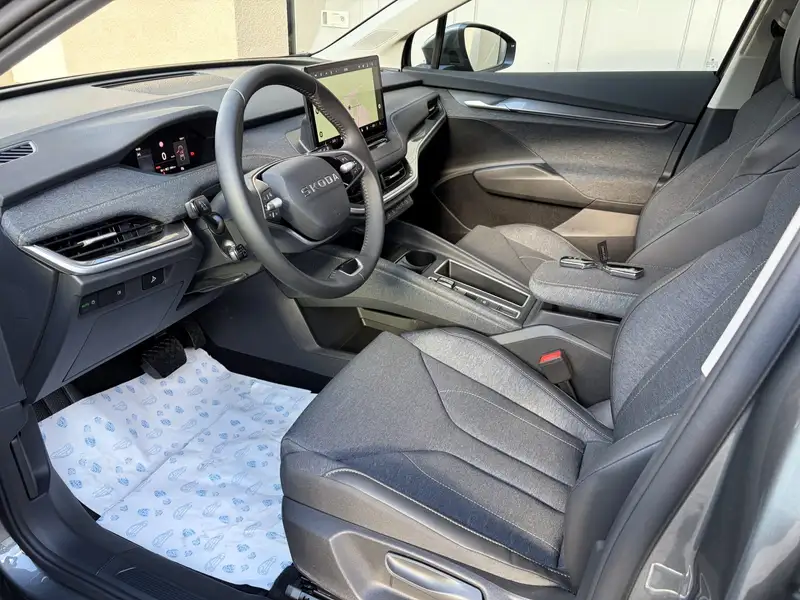 Skoda Elroq 50 Tour Loft in Graphite-Grau – Foto 7 von 26