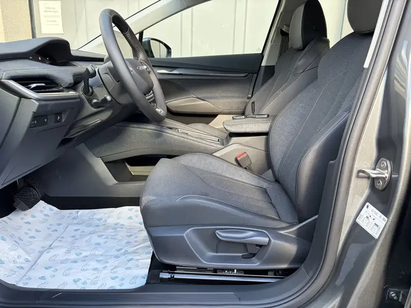 Skoda Elroq 50 Tour Loft in Graphite-Grau – Foto 8 von 26