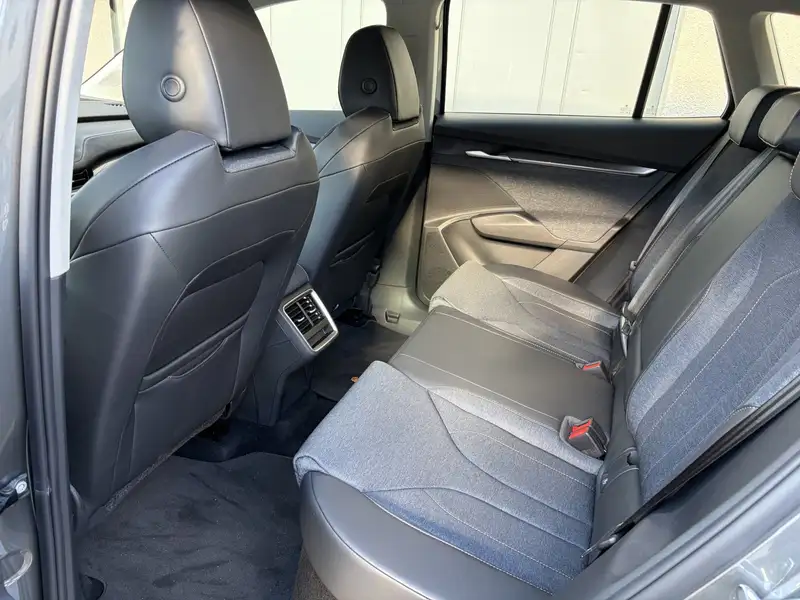 Skoda Elroq 50 Tour Loft in Graphite-Grau – Foto 14 von 26