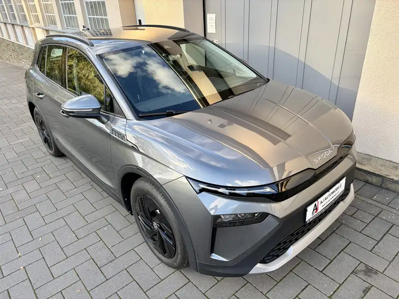 Skoda Elroq 50 Tour Loft in Graphite-Grau – Foto 2 von 26
