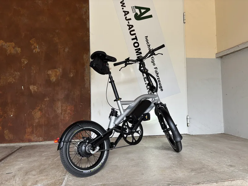 Steereon B25 E-Bike schräg von vorne