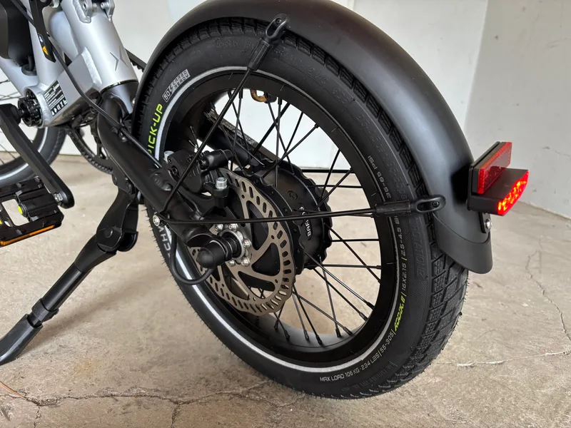 Steereon B25 E-Bike Vorderrad Detailansicht