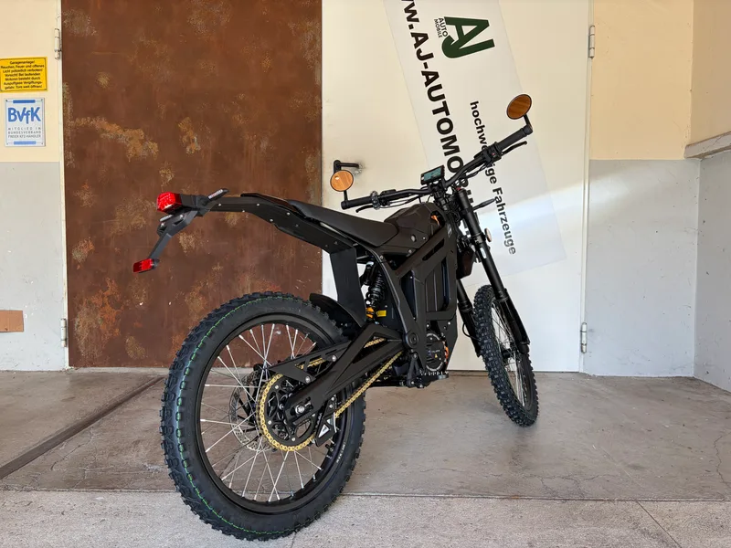 Talaria Sting MX5 Pro schräg hinten Detailansicht 1