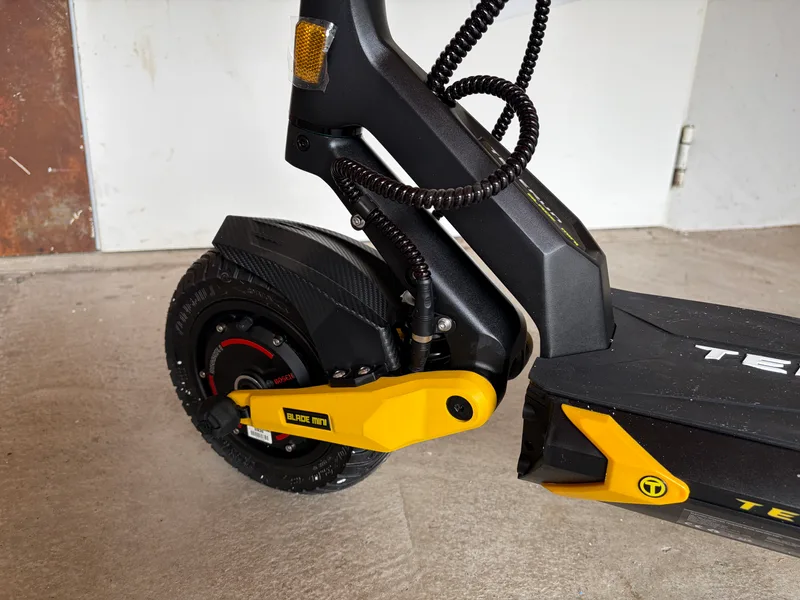 Teverun Blade Mini Pro eKFV Reifen und Felge Detailansicht