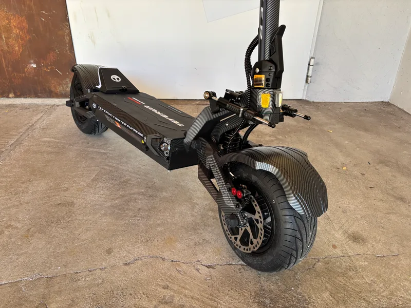 Teverun Fighter Supreme 7260R Display und Tacho