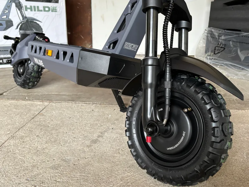Trittbrett Hilde 2.0 The Beast Reifen Detailansicht