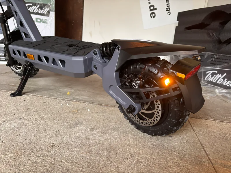 Trittbrett Hilde 2.0 The Beast schräg von hinten
