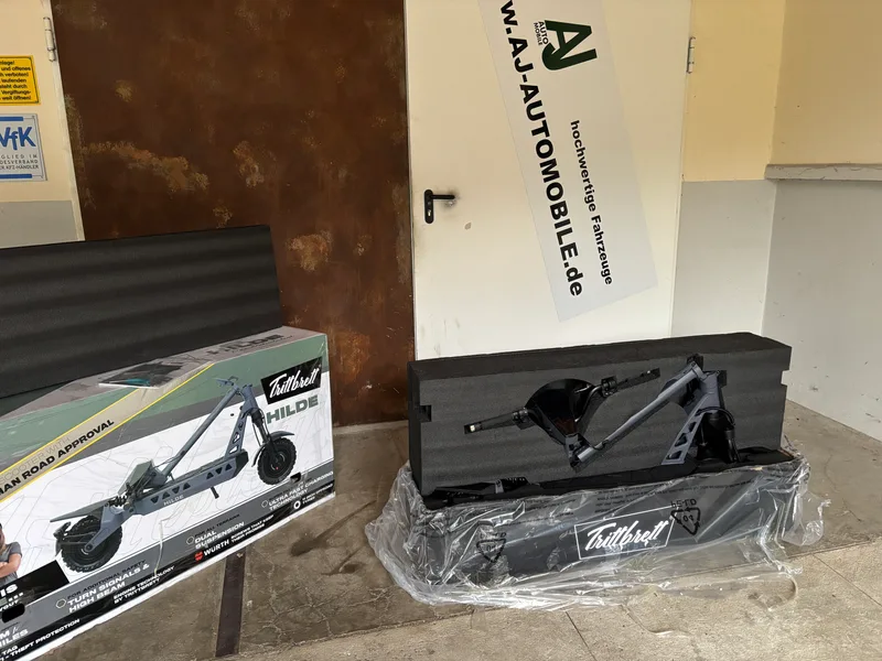 Trittbrett Hilde 2.0 The Beast Verpackungskarton geschlossen