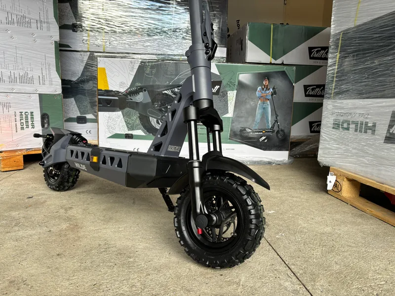 Trittbrett Hilde Offroad E-Scooter im Karton, von oben