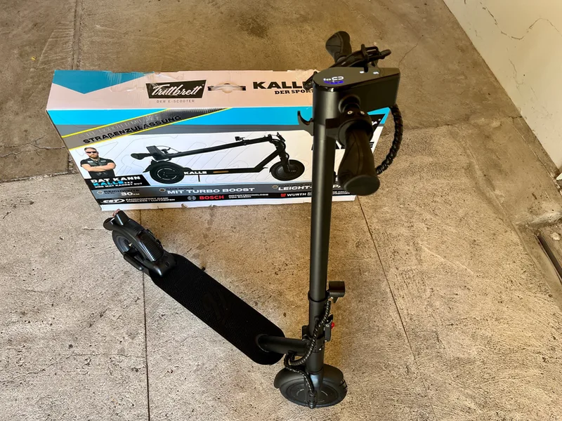 Trittbrett Kalle schräg von vorne im Laden