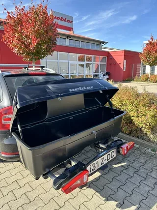 Uebler Heckbox B1 montiert auf Fahrradträger