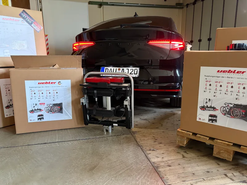 Uebler i21 Z60 Fahrradträger Detailansicht Halterung