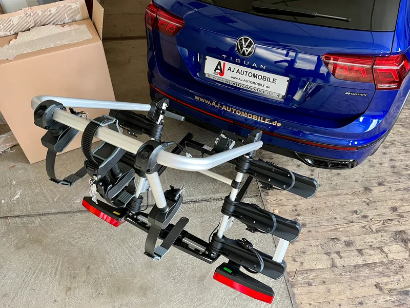Uebler i31 Z Fahrradträger zusammengeklappt