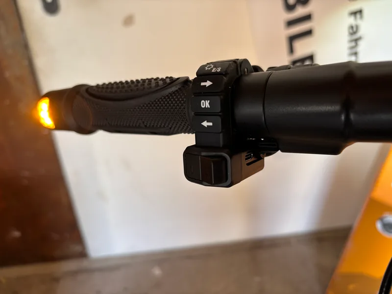 VMAX New VX4 E-Scooter Lenker Detailansicht