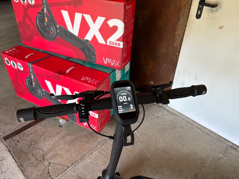 VMAX VX2 GEAR E-Scooter Display und Bedienelemente