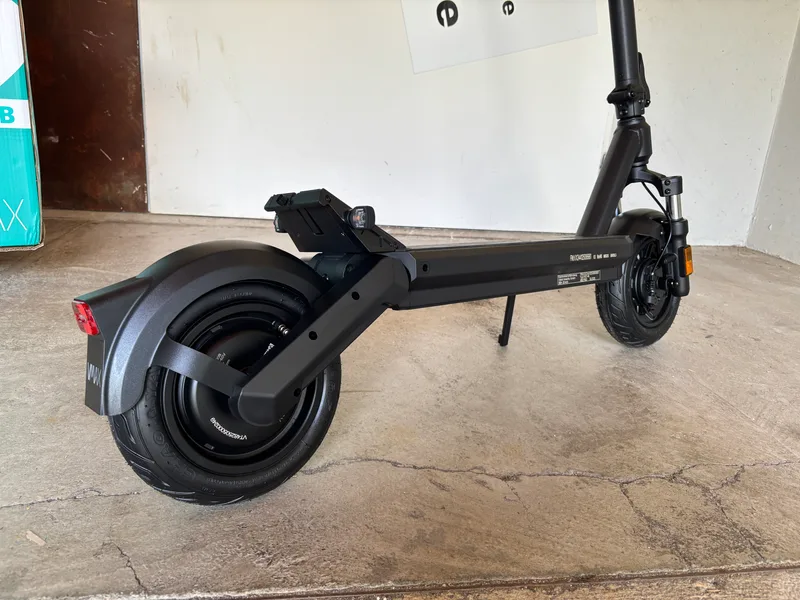 VMAX VX2 HUB E-Scooter Display und Bedienelemente