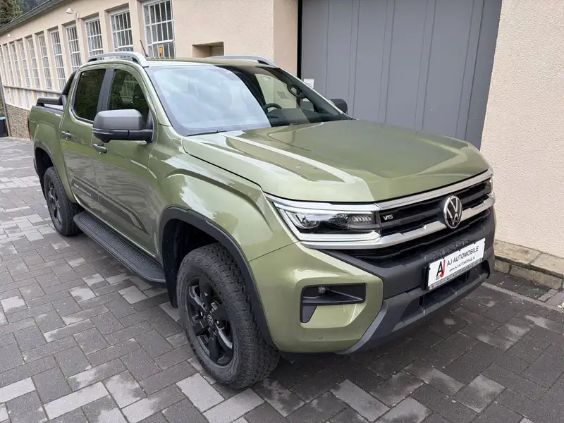 Volkswagen Amarok 3.0 TDi PanAmericana mit Rollcover in Reed Green – Foto 2 von 17