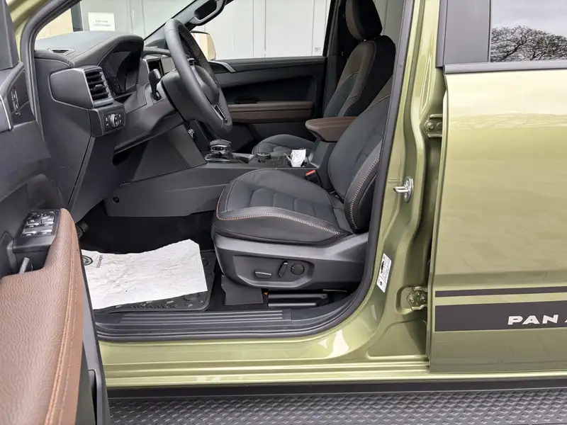 Volkswagen Amarok 3.0 TDi PanAmericana mit Rollcover in Reed Green – Foto 14 von 17