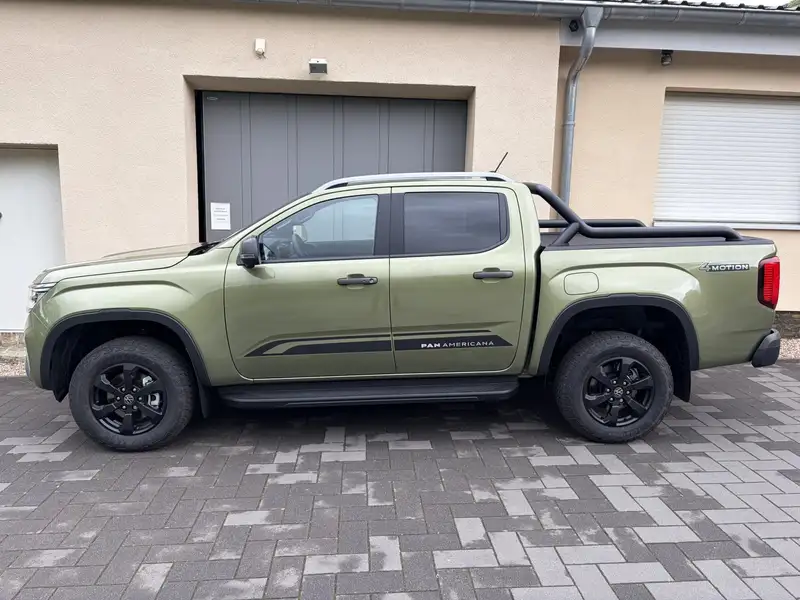 Volkswagen Amarok 3.0 TDi PanAmericana mit Rollcover in Reed Green – Foto 6 von 17