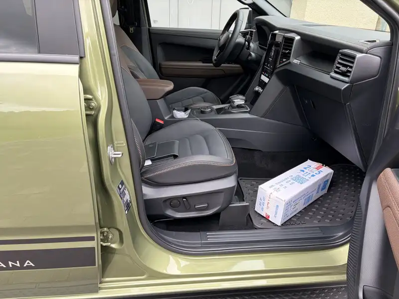 Volkswagen Amarok 3.0 TDi PanAmericana mit Rollcover in Reed Green – Foto 9 von 17