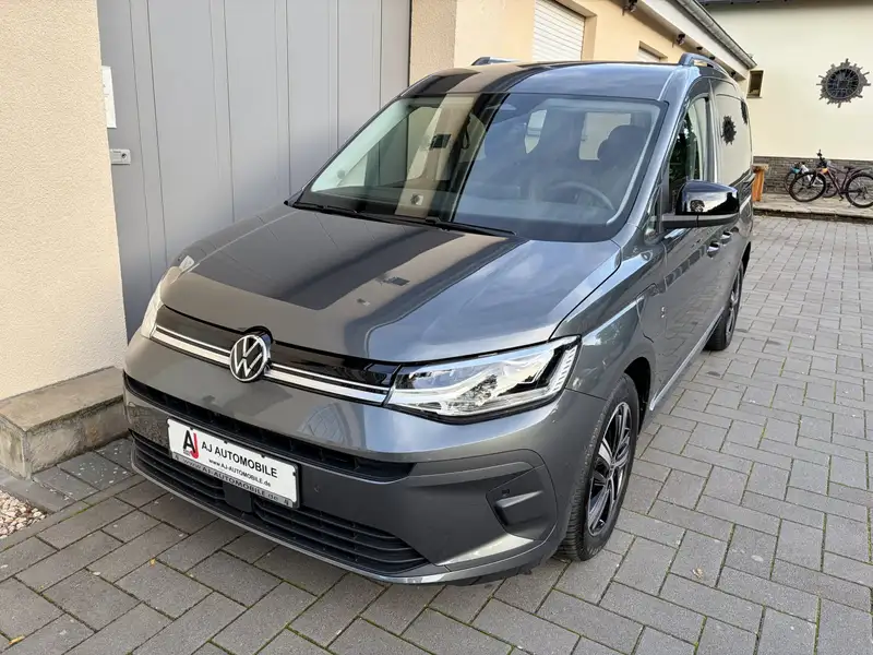 Volkswagen Caddy 1.5 TSI eHybrid DSG Style in Indiumgrau- – Frontansicht