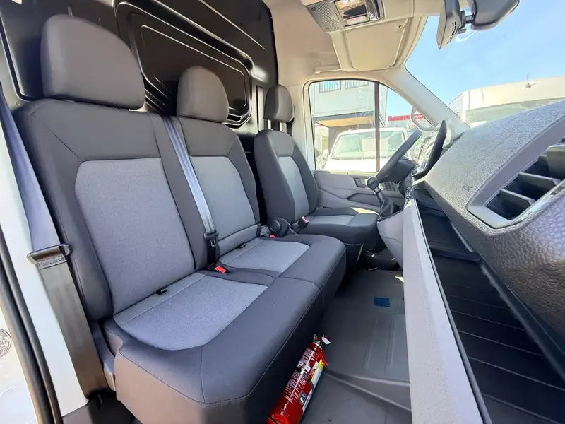 Volkswagen Crafter Kasten 35 mittellang Hochdach FWD – Bild 9