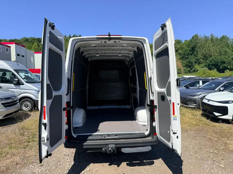 Volkswagen Crafter Kasten 35 mittellang Hochdach FWD – Bild 10