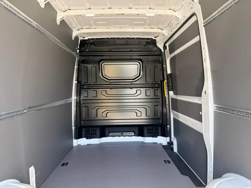 Volkswagen Crafter Kasten 35 mittellang Hochdach FWD – Bild 16