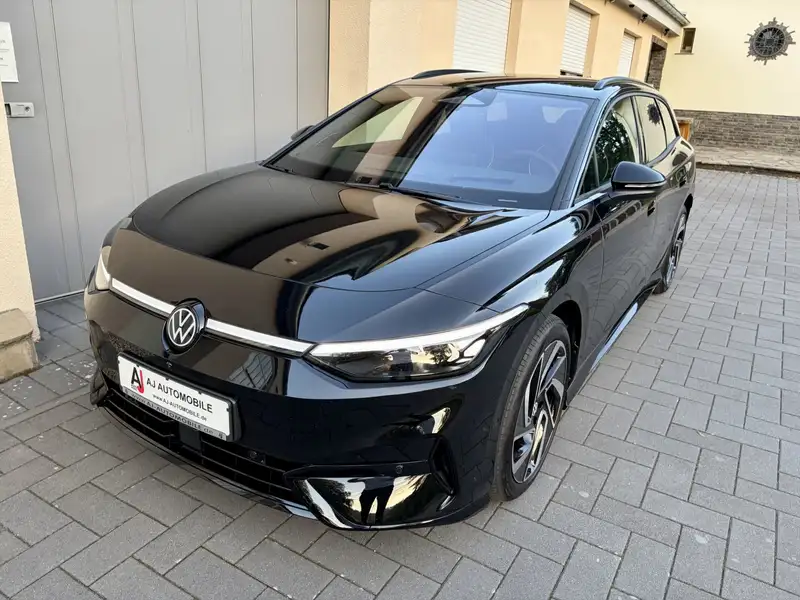 Volkswagen ID.7 Tourer Pro S 86kWh in Grenadillschwarz – Frontansicht