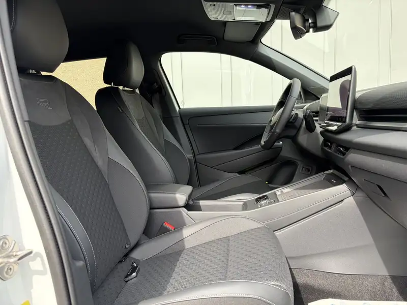 Volkswagen T-Roc 1.5 eTSI 110 kW R-Line – Bild 9