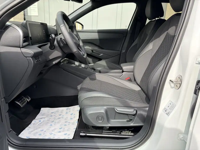 Volkswagen T-Roc 1.5 eTSI 110 kW R-Line – Bild 11